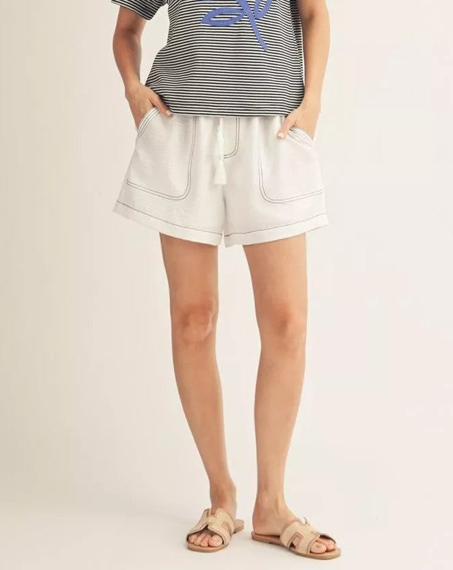 WHITE CRINKLE FABRIC CONTRAST STITCH ELASTIC WAIST SHORTS
