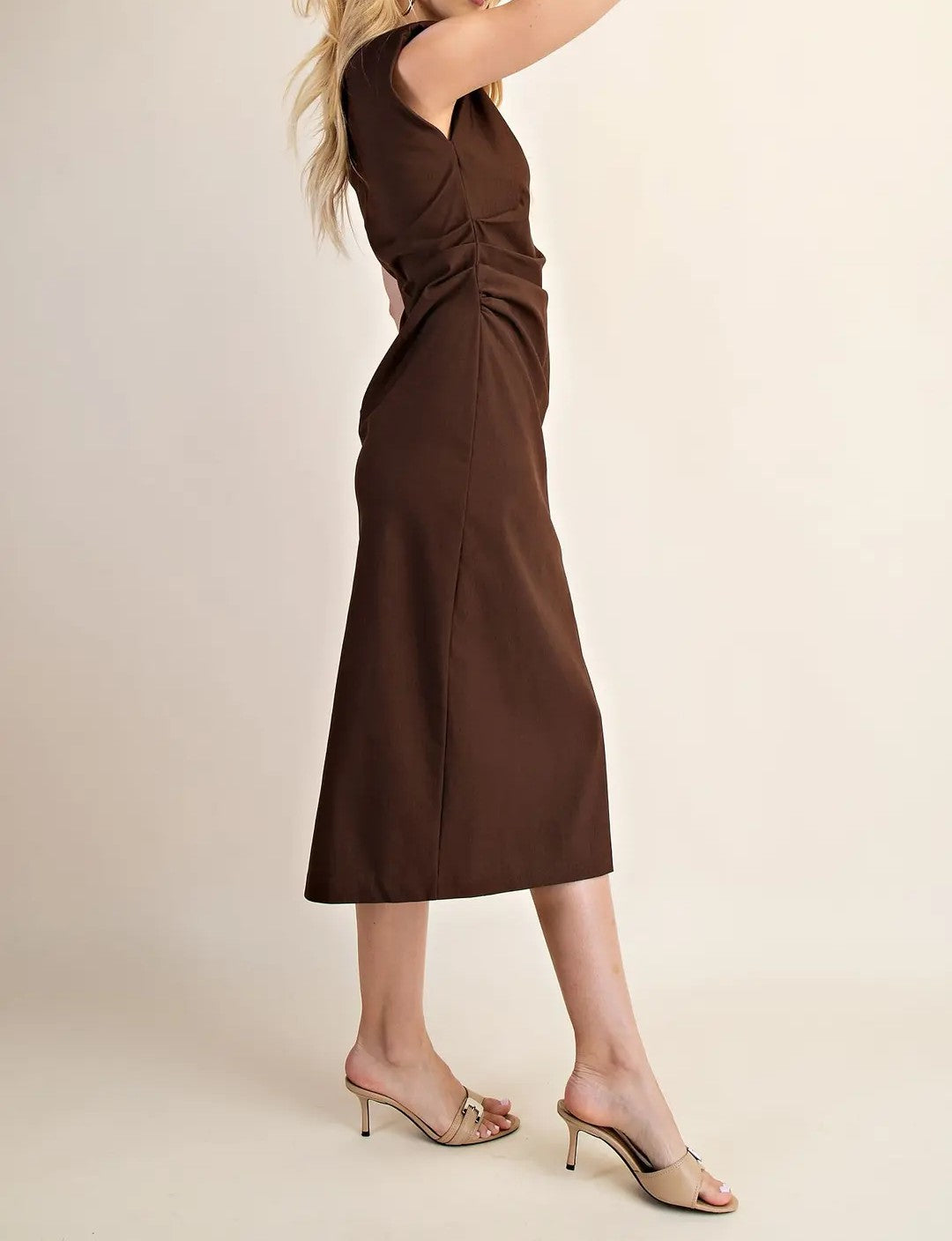 BROWN ROUND NECK SLEEVELESS MIDI DRESS