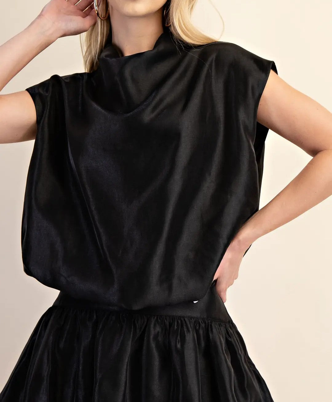 BLACK HIGH NECK BALLOON TOP
