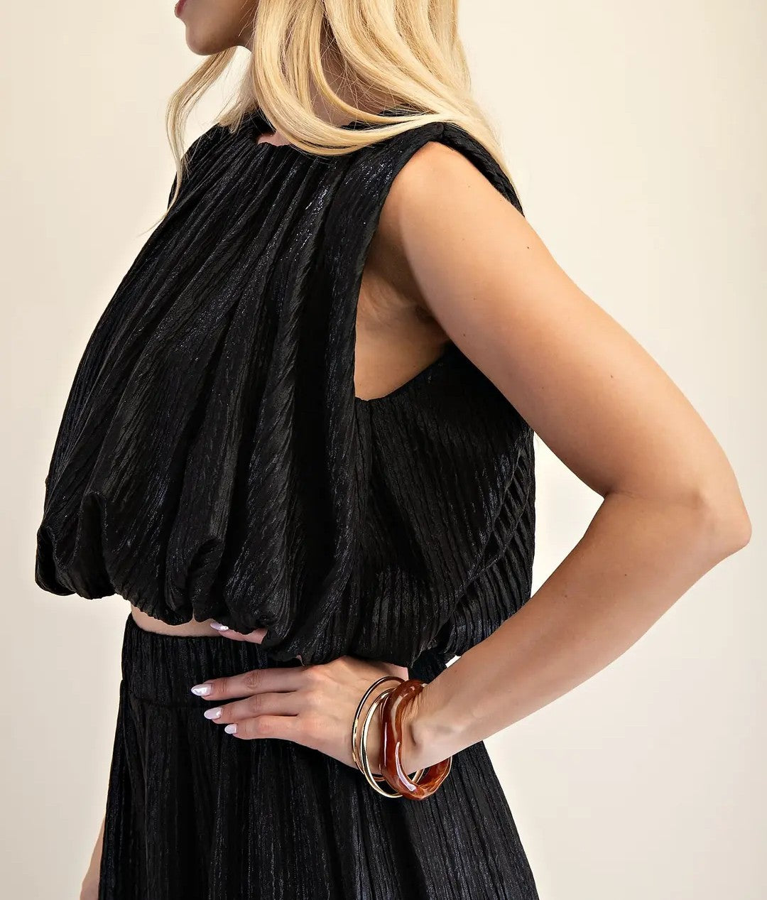BLACK METALLIC PLEATED SLEEVELESS BUBBLE TOP