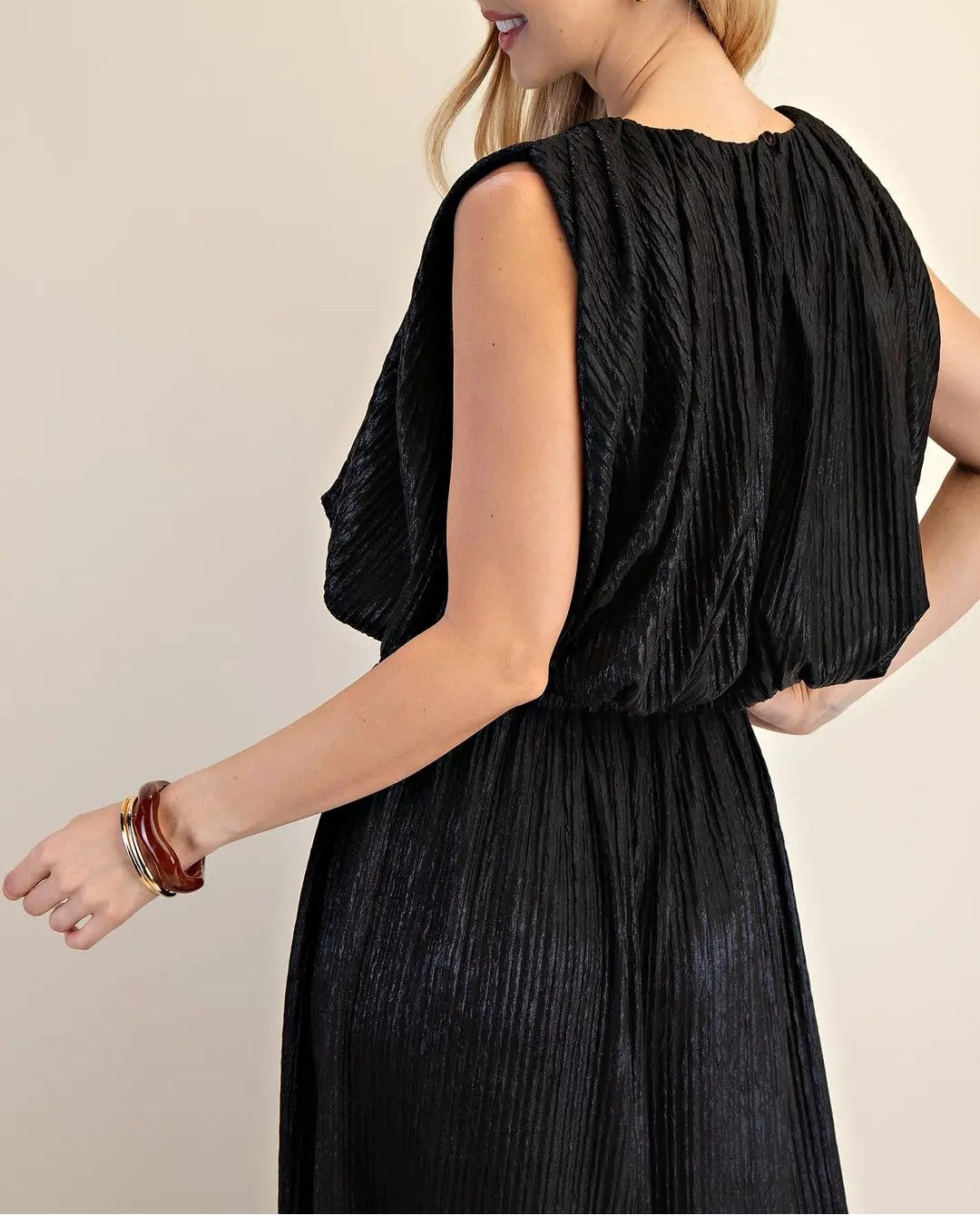 BLACK METALLIC PLEATED SLEEVELESS BUBBLE TOP