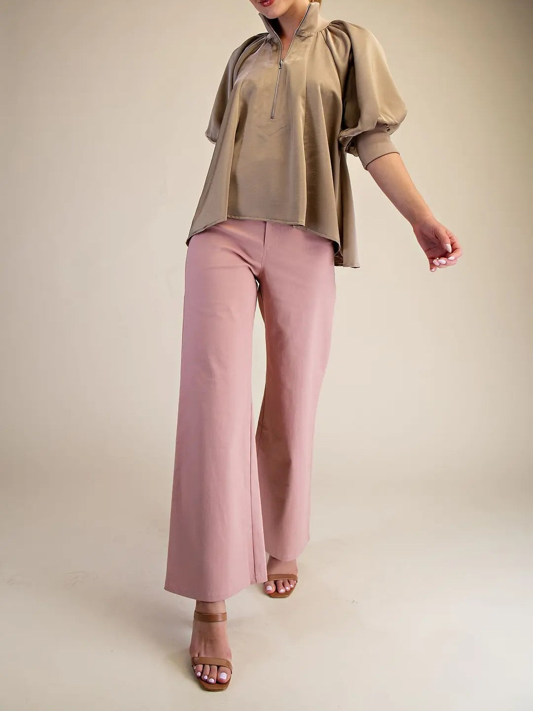 MOCHA MOCK NECK ZIP UP PUFF SLEEVE TOP