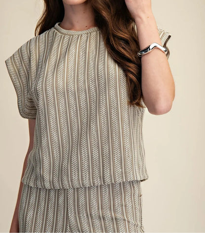 TAUPE VERTICAL RIBBED TEXTURED SHORT SLEEVE KNIT TOP