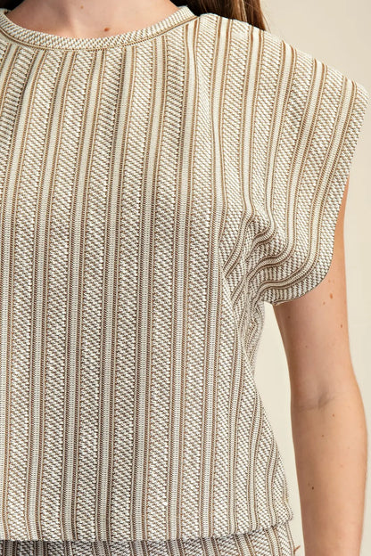 TAUPE VERTICAL RIBBED TEXTURED SHORT SLEEVE KNIT TOP