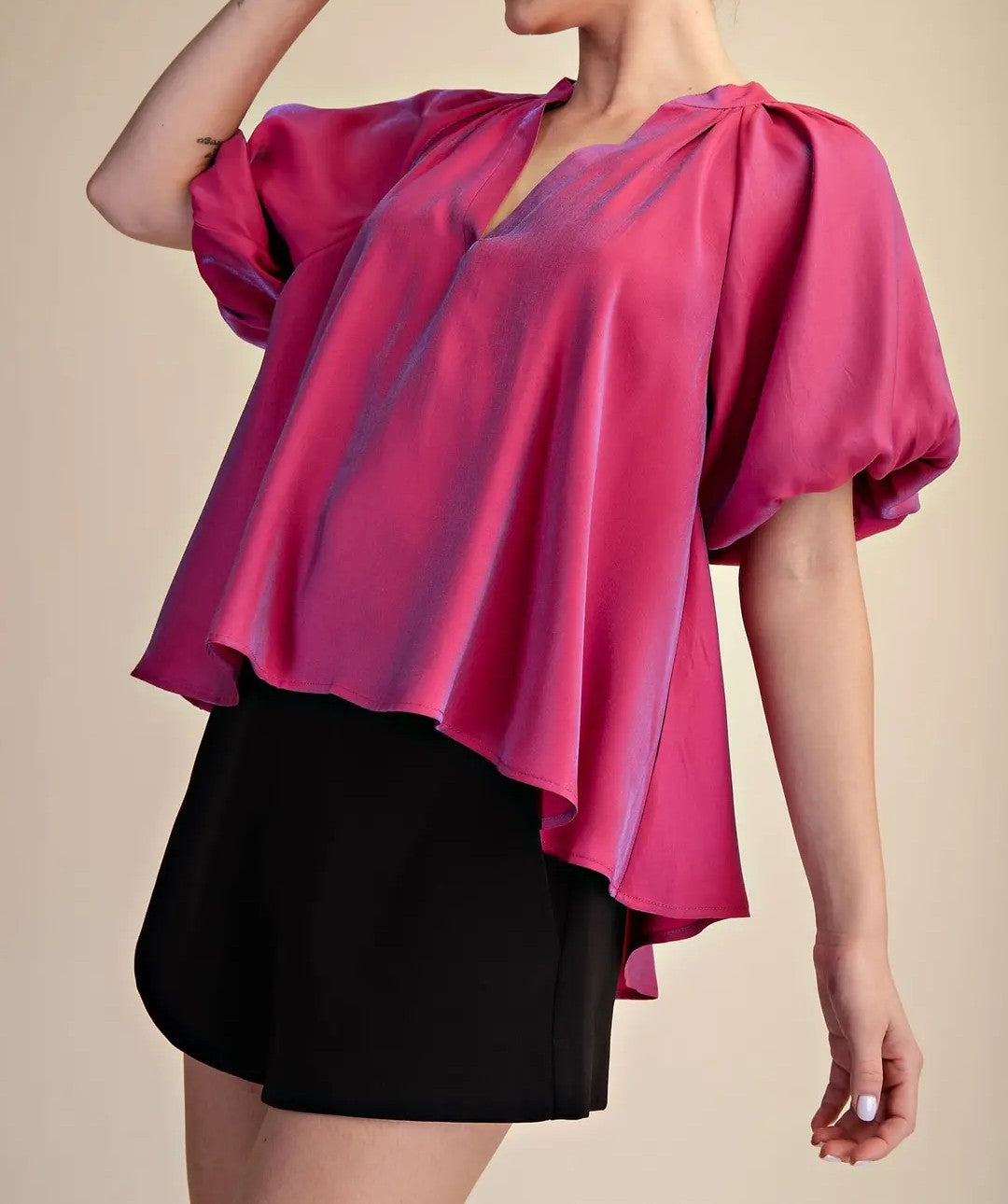 FUCHSIA VNECK SHORT BUBBLE SLEEVE HIGH LOW TOP