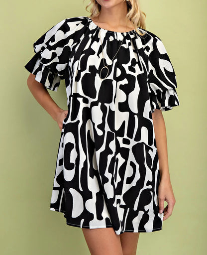 BLACK GEOMETRIC GATHERED SLEEVE LOOSE FIT MINI DRESS