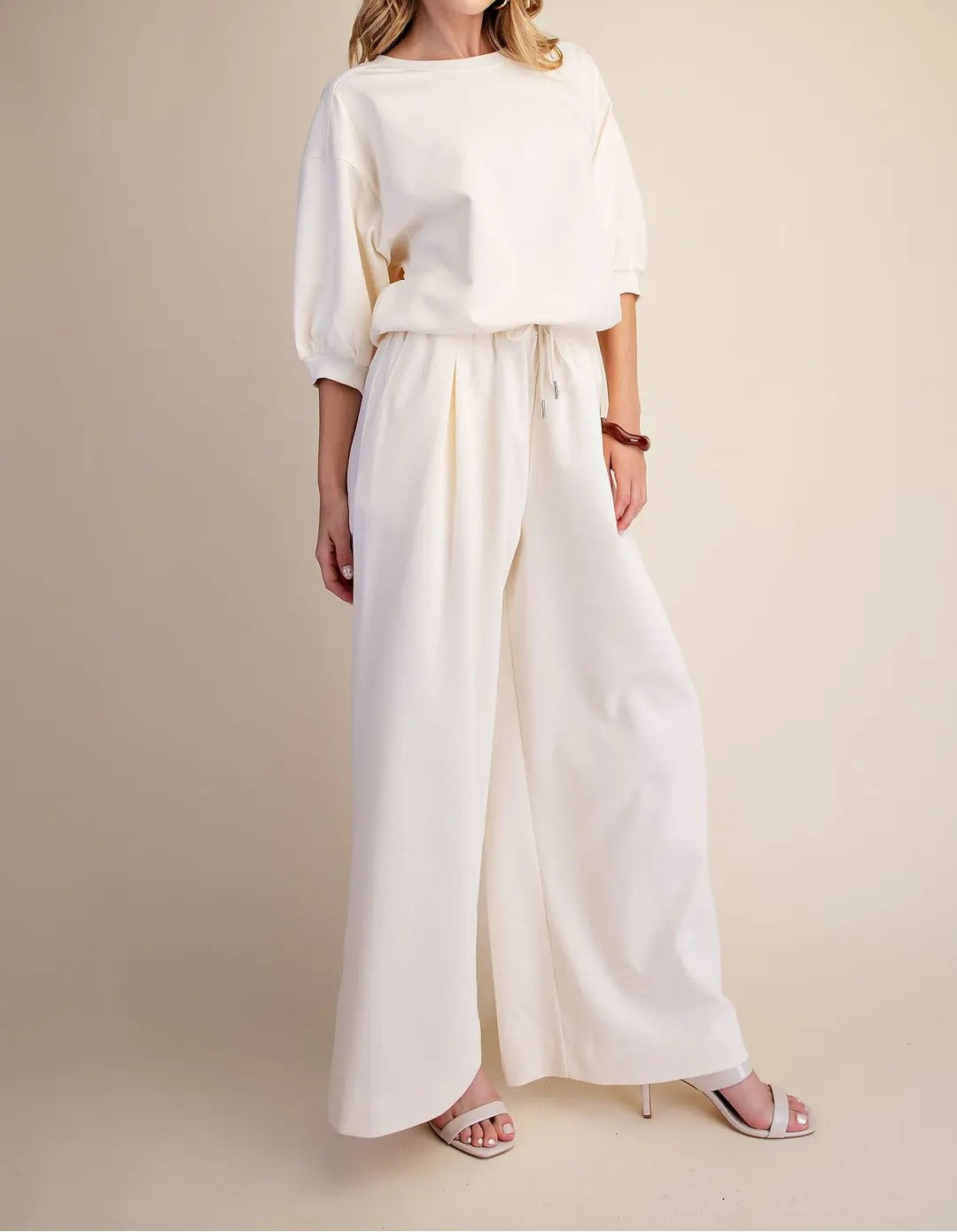IVORY ROUND NECK BUBBLE SLEEVE TOP