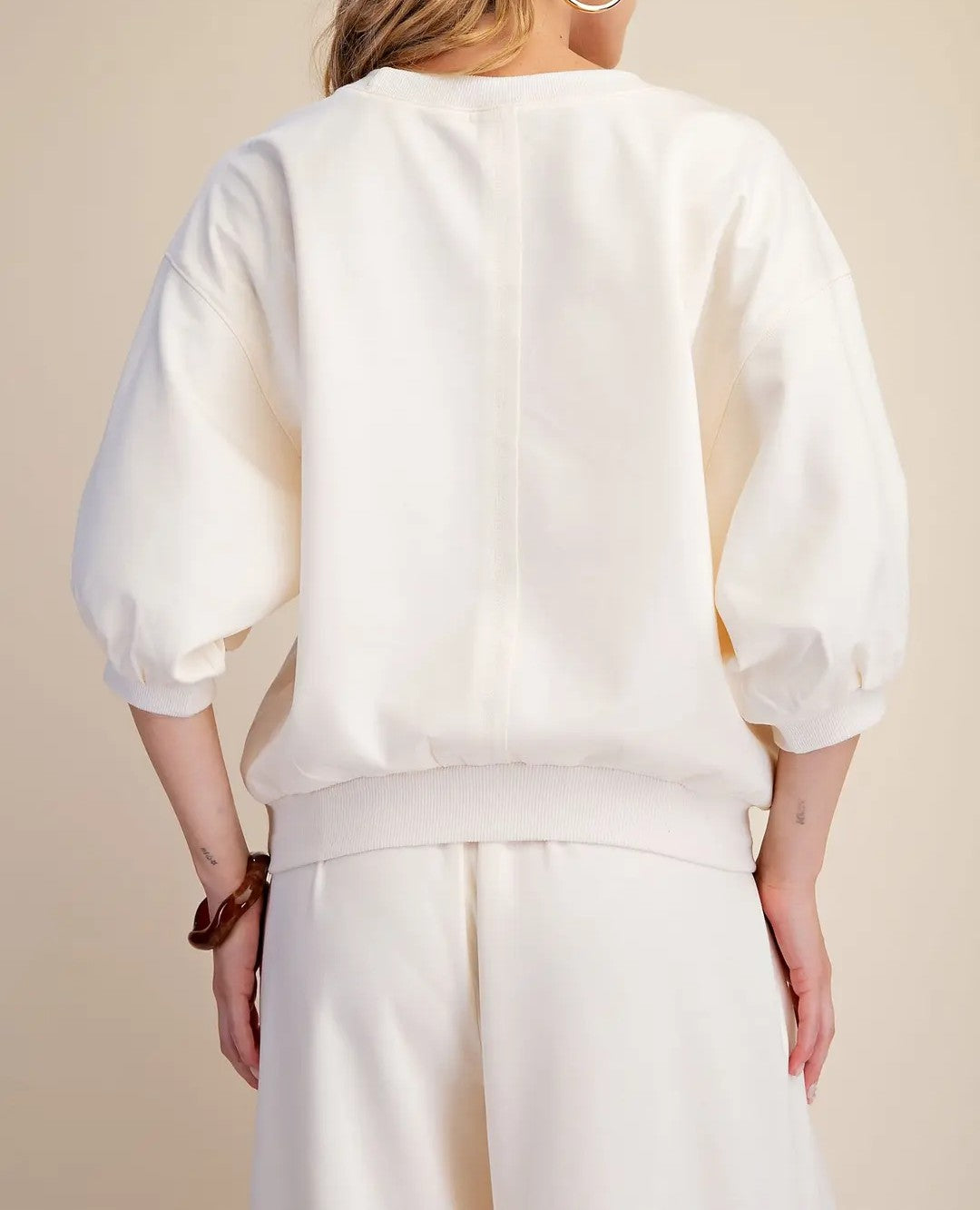 IVORY ROUND NECK BUBBLE SLEEVE TOP