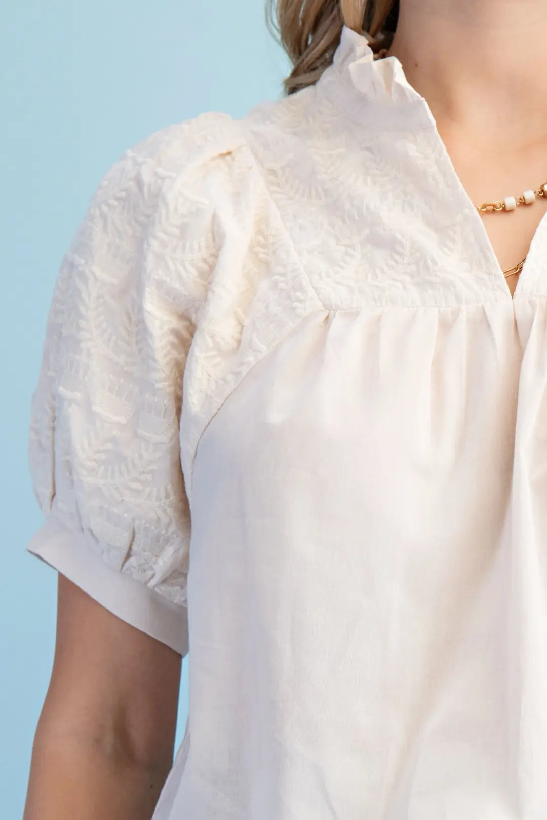 CREAM EMBROIDERY DETAILED VNECK SHORT PUFF SLEEVE TOP