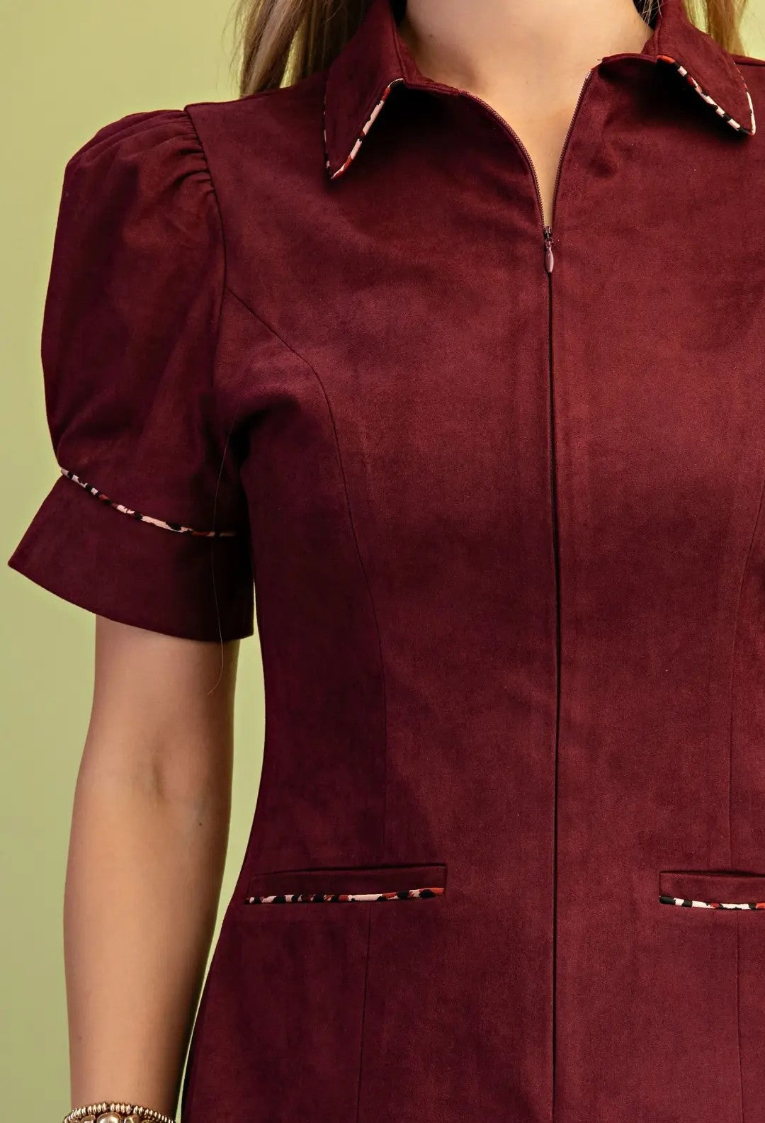 PLUM SUEDE LEOPARD PIPING PLEAT DETAIL SHORT PUFF SLEEVE MINI DRESS