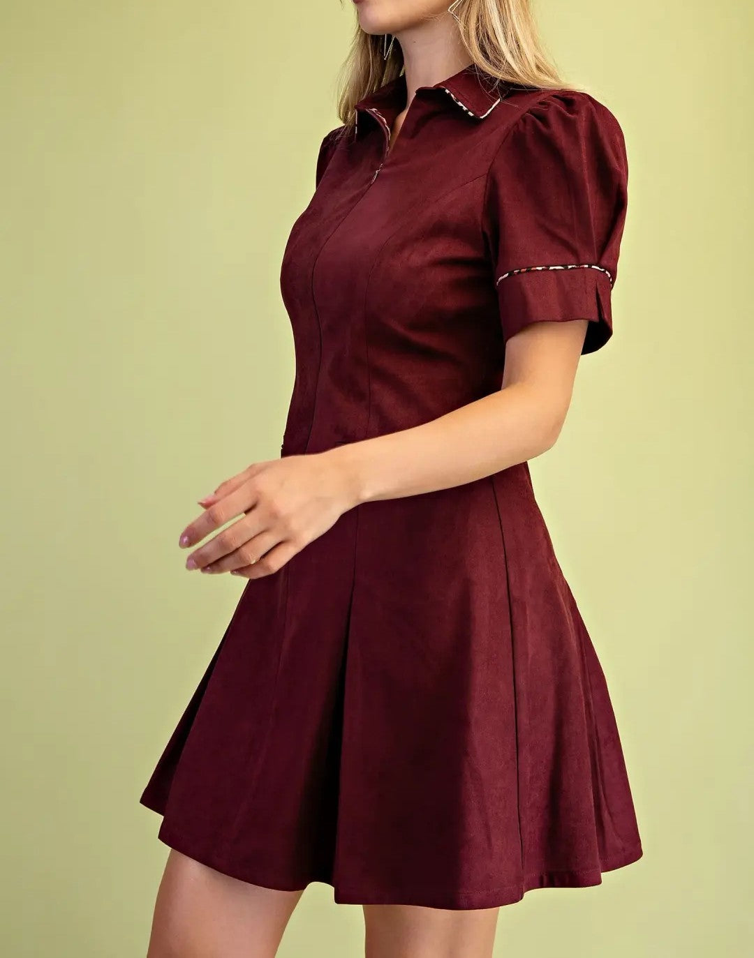 PLUM SUEDE LEOPARD PIPING PLEAT DETAIL SHORT PUFF SLEEVE MINI DRESS