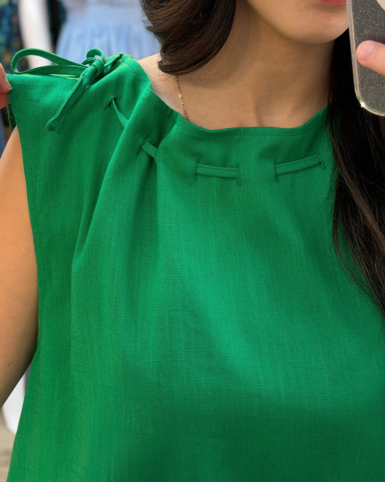 GREEN NECK LOOP DETAIL SLEEVELESS BUBBLE HEM TOP