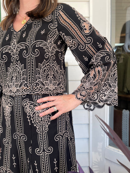 BLACK/TAUPE TWO TONE LACE CUTOUT BELL SLEEVE BECK TOP