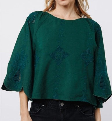 GREEN PINEAPPLE EMBRODIERY ROXANNE TOP