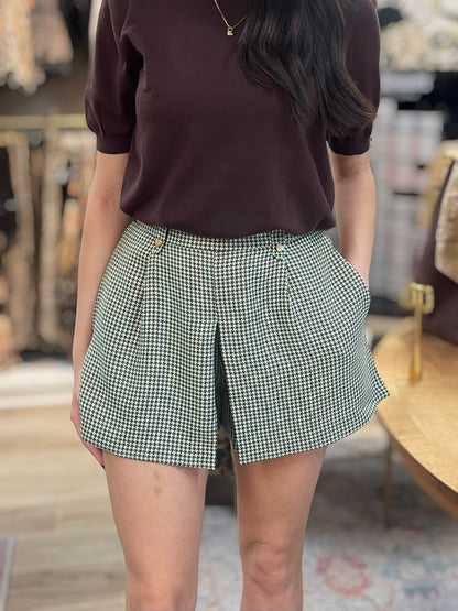 BROWN/MINT GREEN HOUNDSTOOTH PLEATED HIGH RISE SHORTS