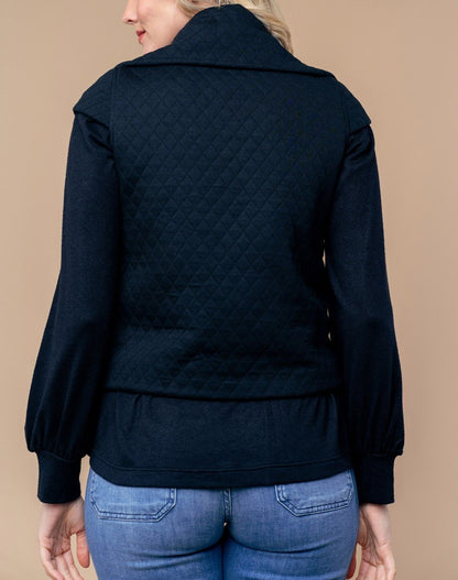 BLACK SLEEVELESS QUILTED SOLID KNIT VEST