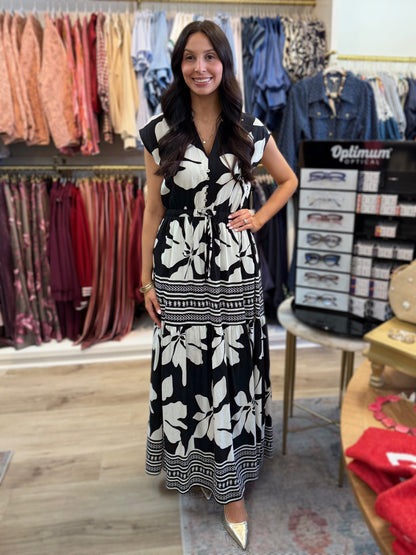 BLACK CONTRAST FLORAL PRINT SLEEVELESS TIERED MAXI DRESS