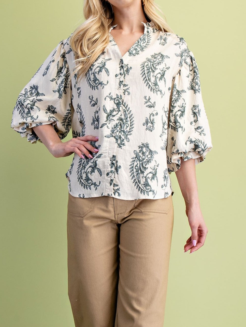 NAVY PRINTED BUTTON DOWN GATHERED SLEEVE TOP