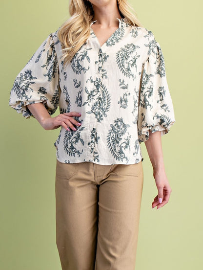 NAVY PRINTED BUTTON DOWN GATHERED SLEEVE TOP