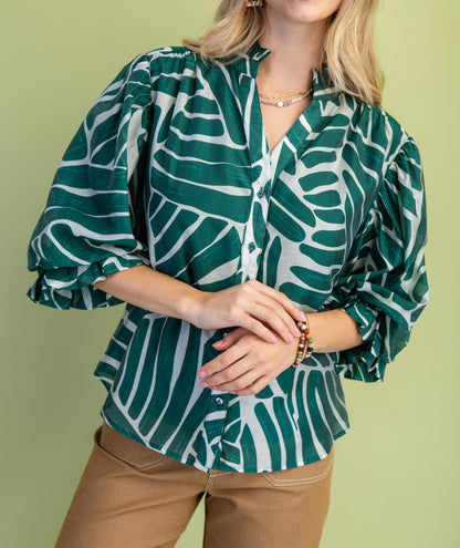 FOREST GREEN ABSTRACT PRINT BUTTON DOWN GATHERED SLEEVE TOP