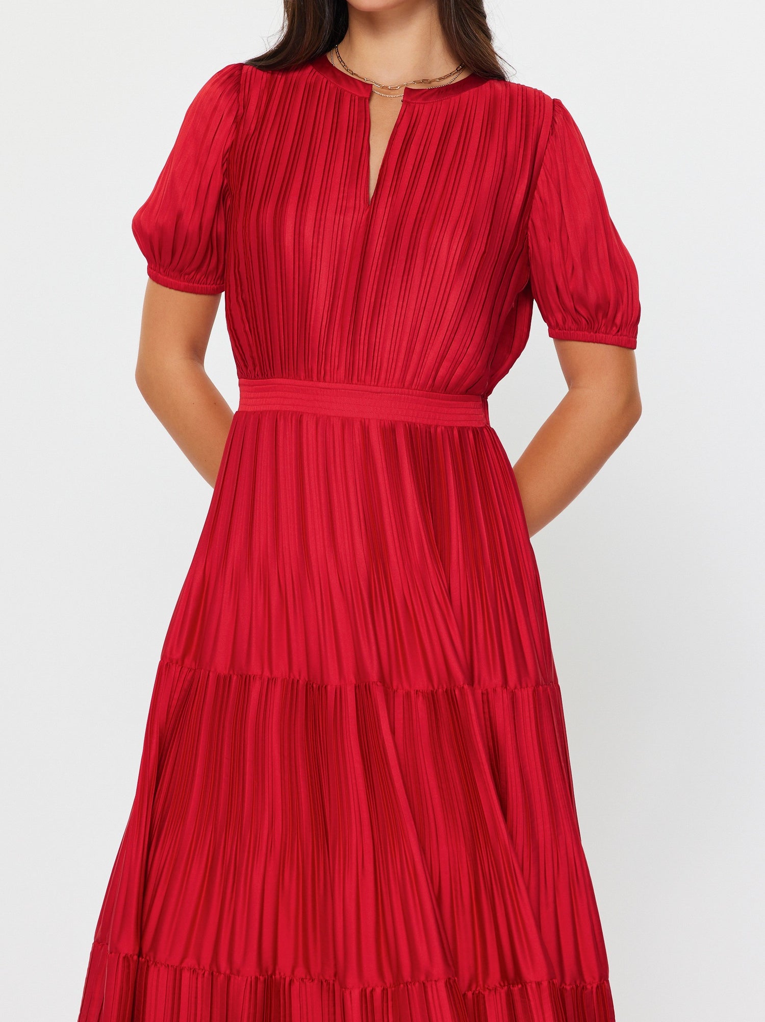 RED PLEATED SPLIT NECK SHORT PUFF SLEEVE TIERED MAXI DRESS