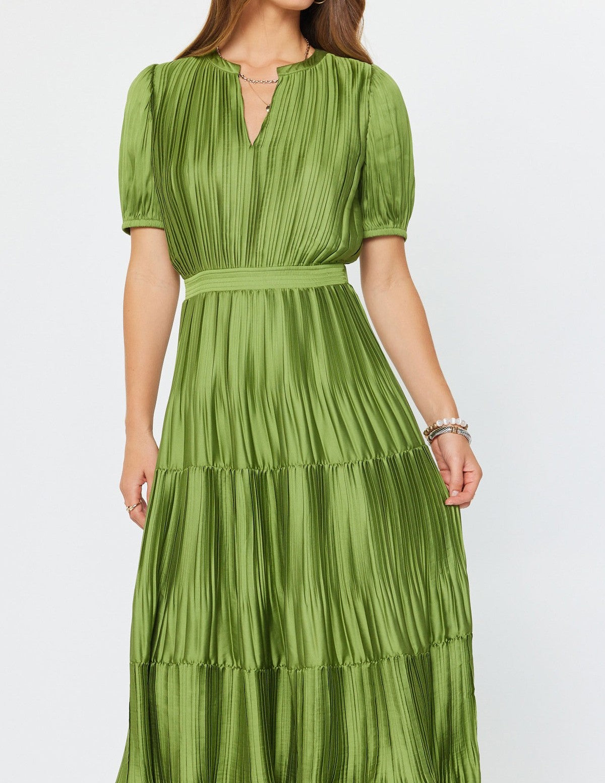 OLIVE PLEATED SPLIT NECK SHORT PUFF SLEEVE TIERED MAXI DRESS