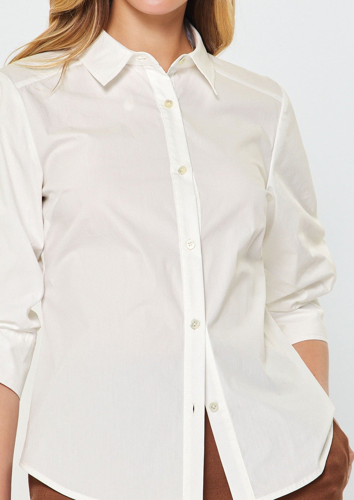 IVORY CLASSIC BUTTON UP 3/4 ROLLED SLEEVE TOP