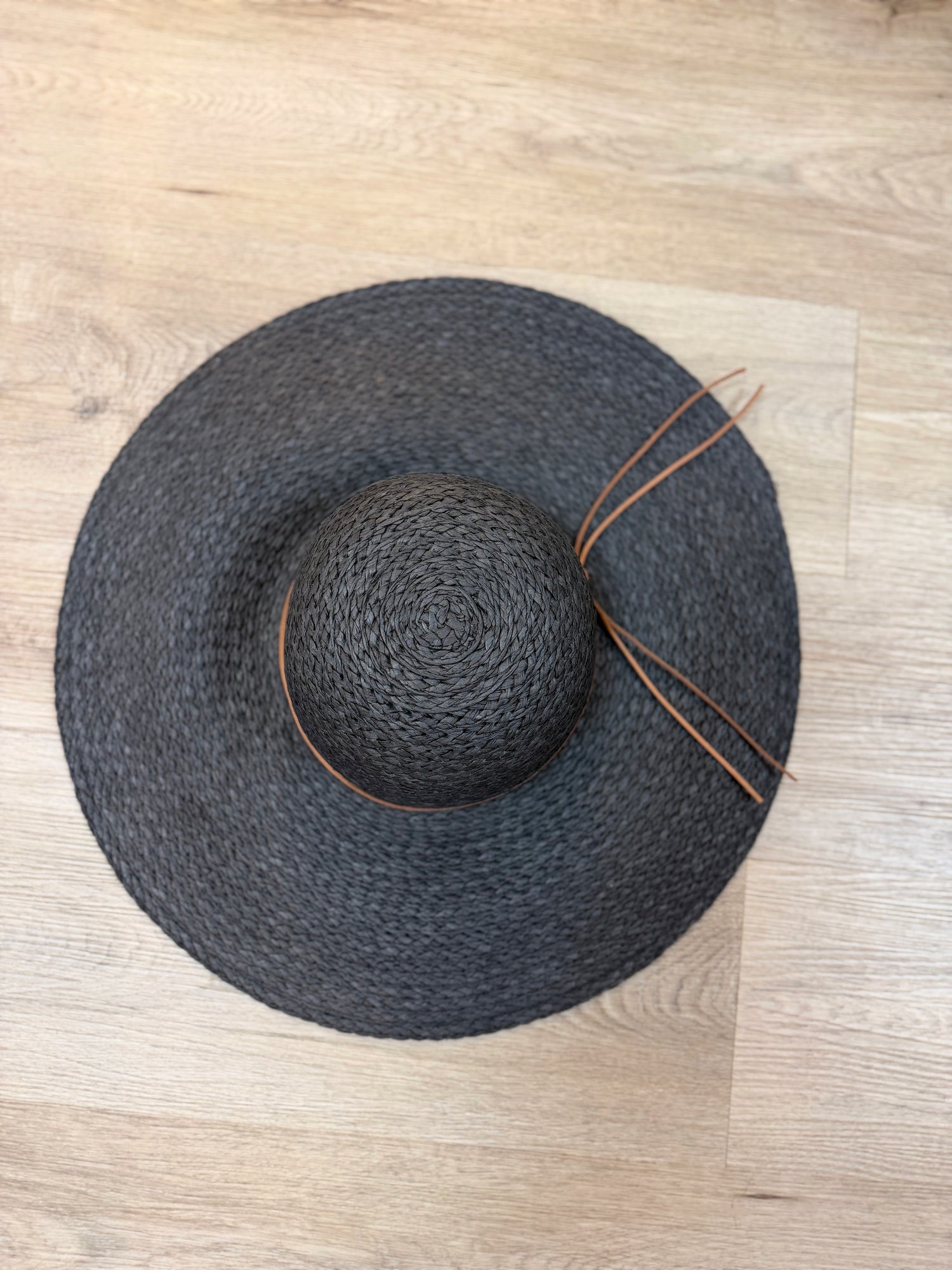 FLOPPY STRAW HAT