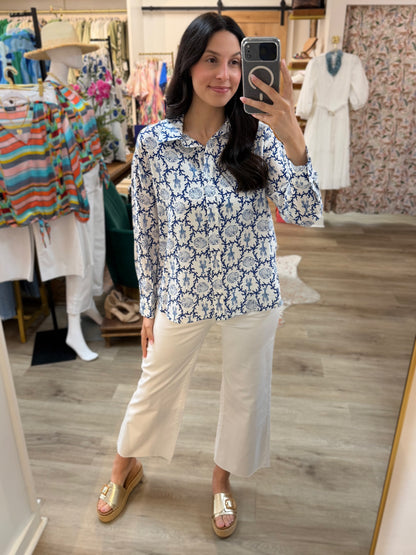 WHITE/ROYAL BLUE BEACH PRINT LONG SLEEVE BUTTON DOWN TOP