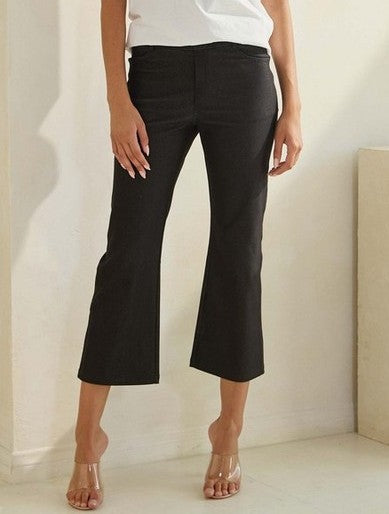 BLACK CLASSIC STRAIGHT LEG CROP PANTS