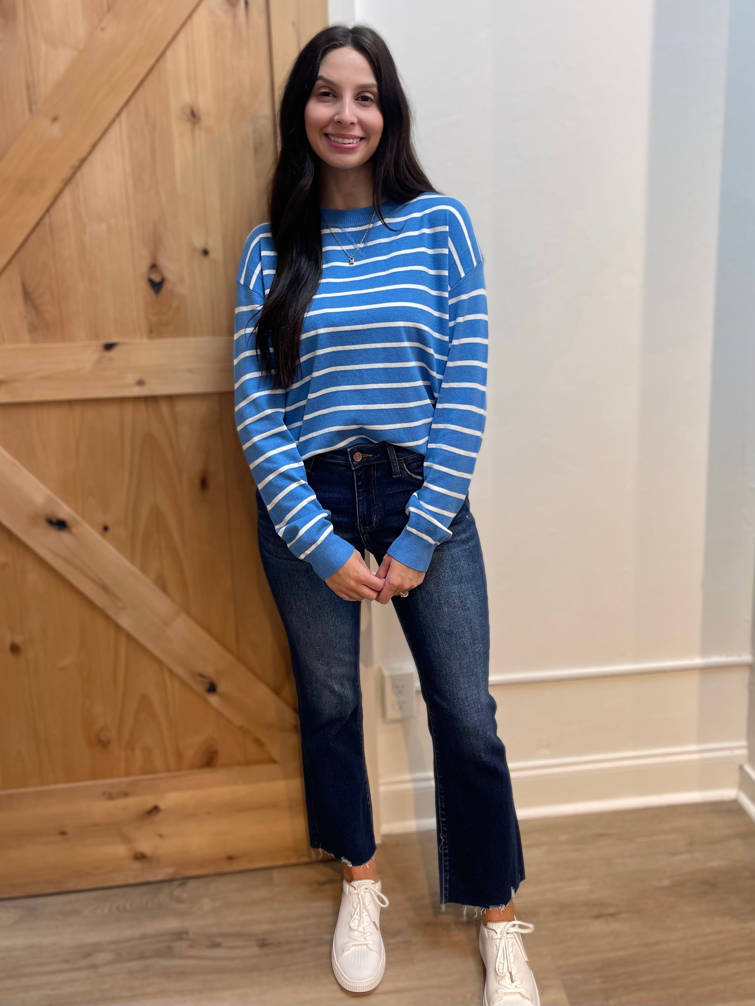 PORTABLE MEDIUM DARK WASH MID RISE CROP MINI BOOTCUT JEANS