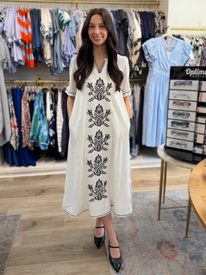 OFF WHITE/BLACK FLORAL EMBROIDERY GATHERED SHOULDER SHORT SLEEVE MIDI DRESS