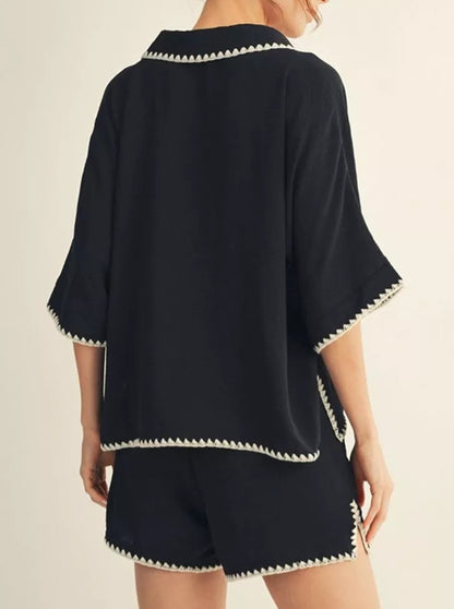 BLACK CRINKLE FABRIC SCALLOP EMBROIDERY DETAIL 3/4 SLEEVE TOP