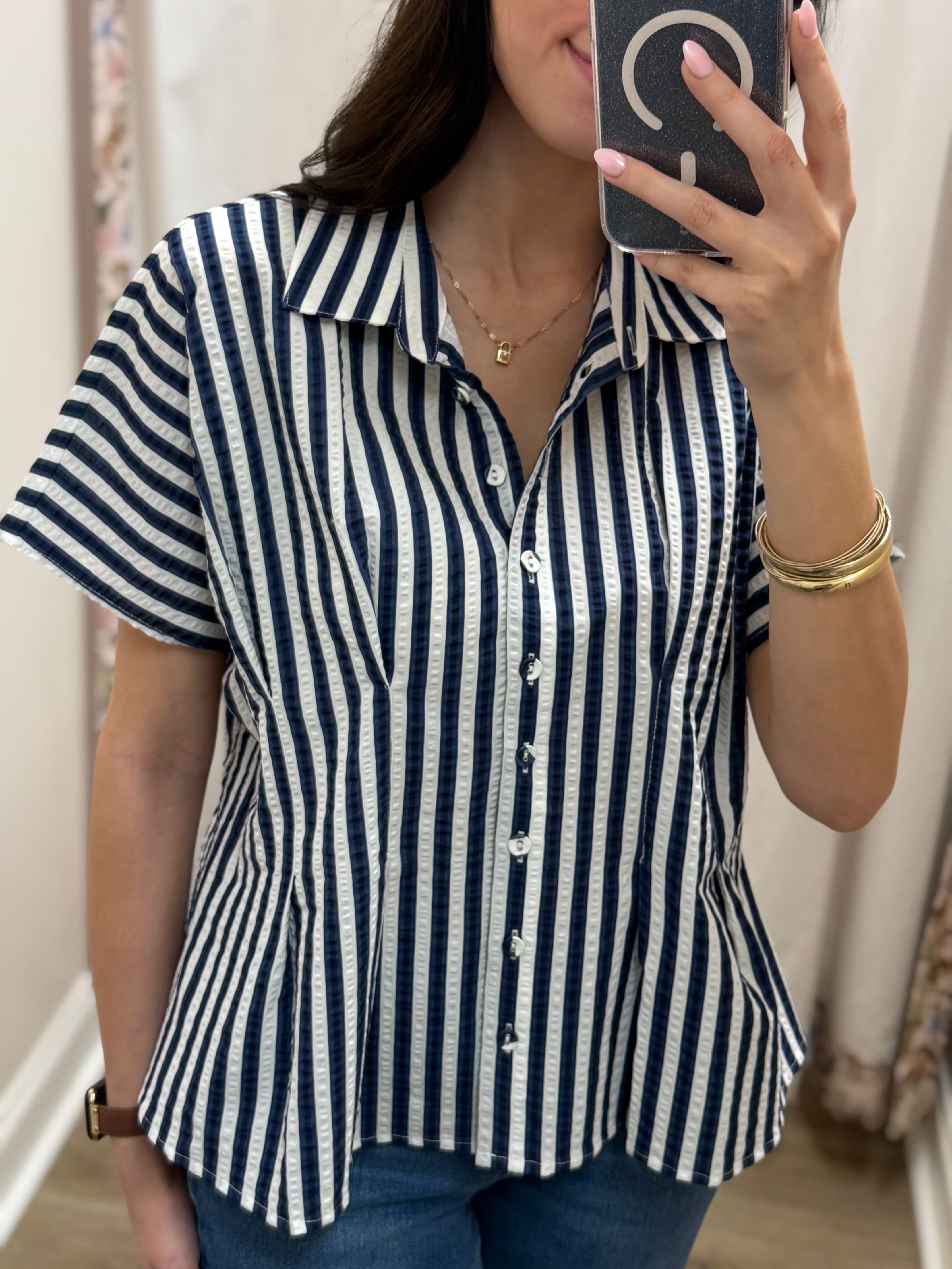BLUE STRIPE SEERSUCKER PRINT BUTTON UP SHORT SLEEVE TOP