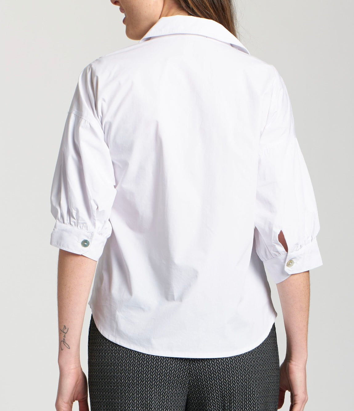 WHITE BUTTON UP BLOUSON SLEEVE TOP