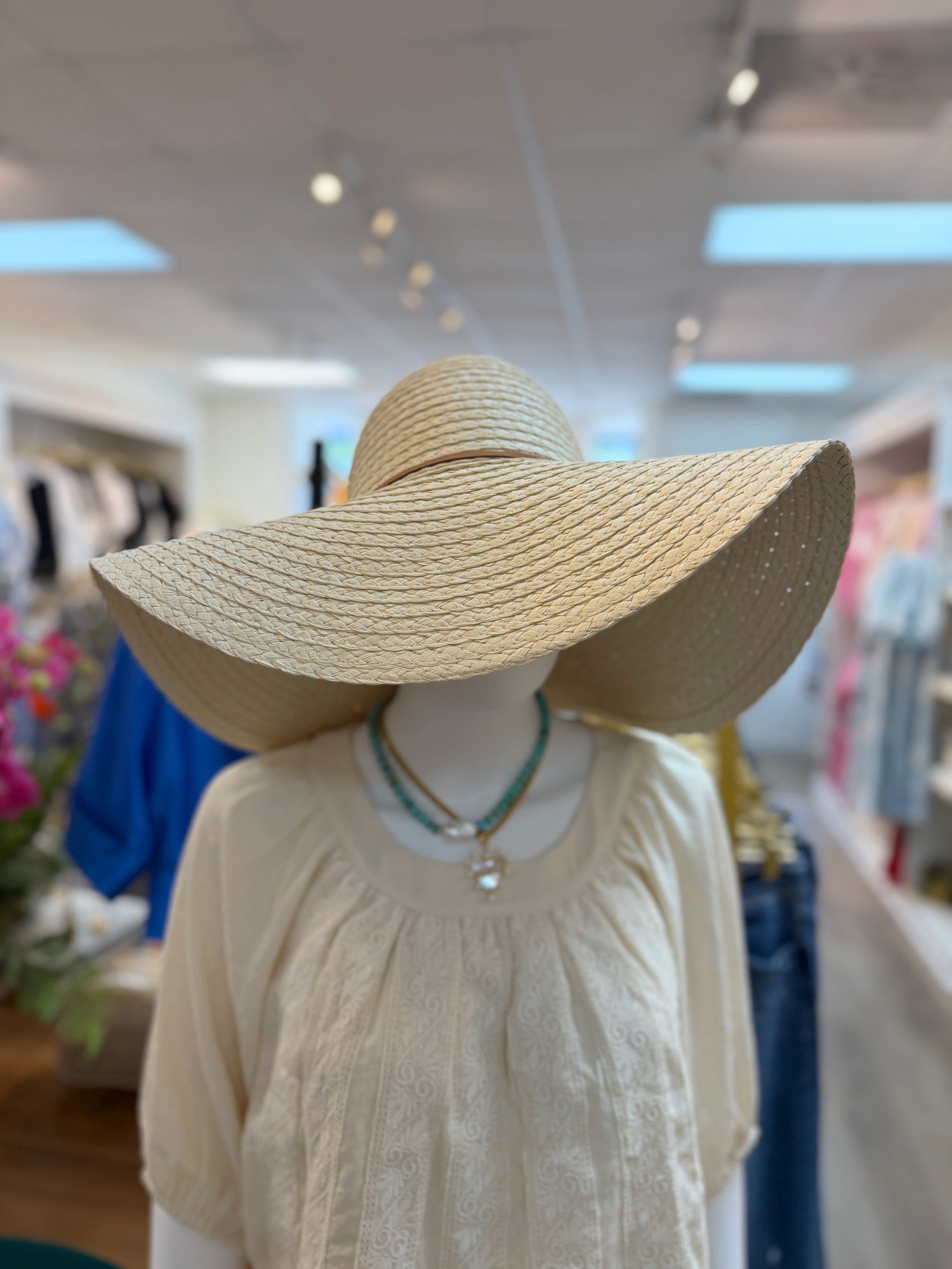 FLOPPY STRAW HAT