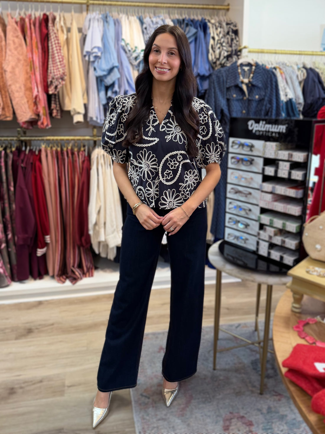 NAVY FLORAL EMBROIDERY SHORT BALLOON SLEEVE TOP