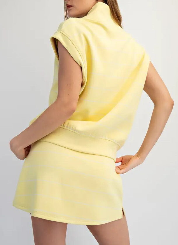 LEMON/CREAM MODAL SCUBA STRIPE QUARTER ZIP SLEEVELESS TOP