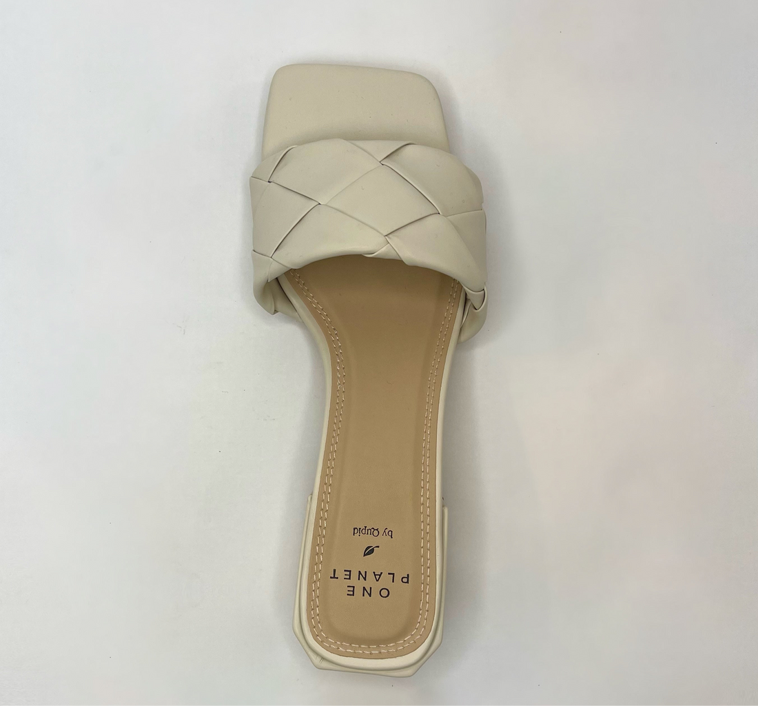 BONE SQUARE TOE HEEL