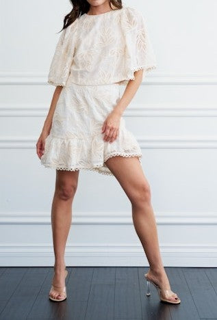 CREAM CROCHET EMBROIDERY RUFFLE KYKY MINI SKIRT