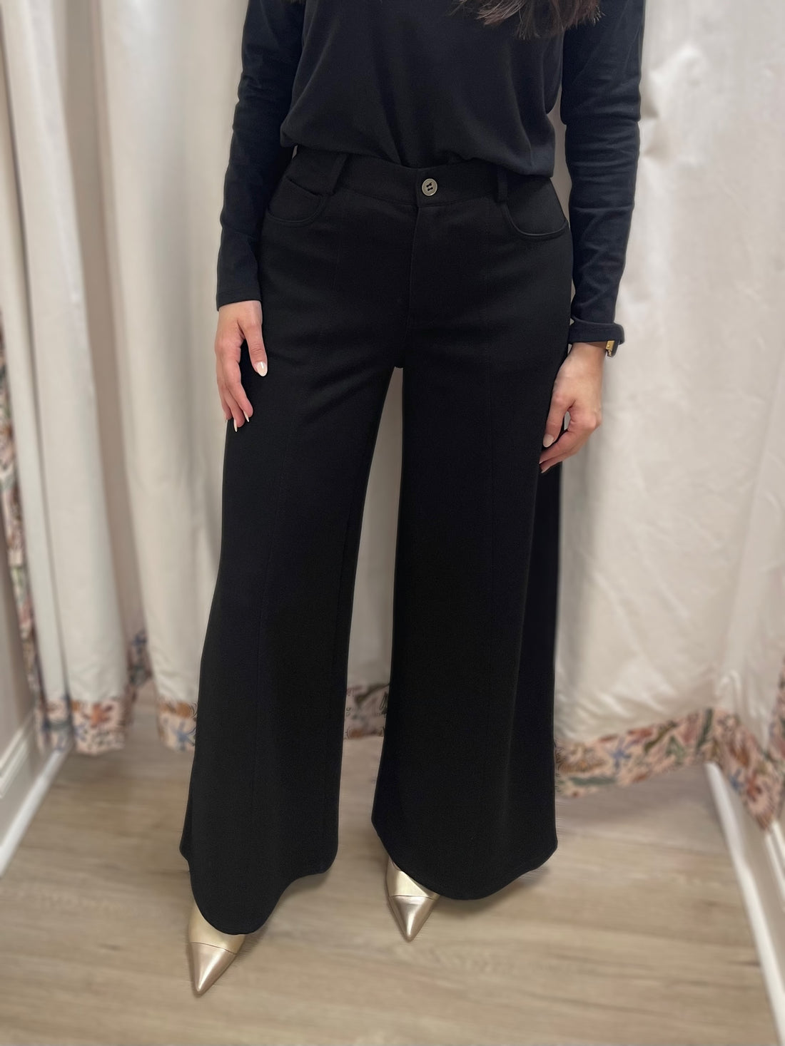 BLACK PCILL BUTTER MODAL PLEATED WIDE LEG TROUSERS