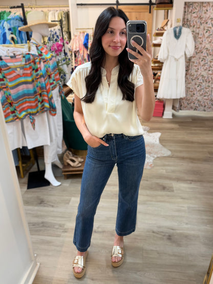CREAM SATIN VNECK SHORT GATHERED CAP SLEEVE TOP