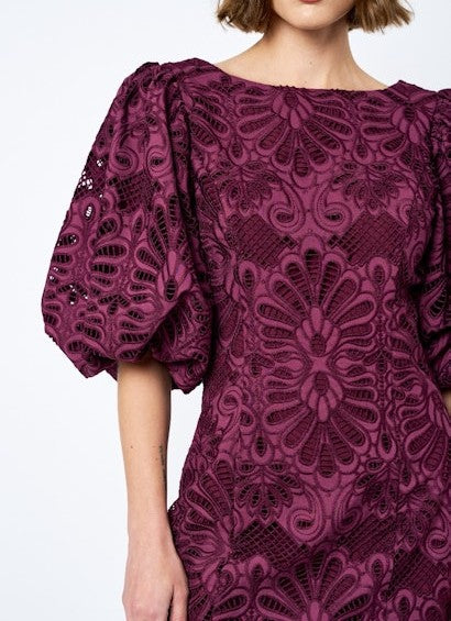 PURPLE EMBROIDERED LACE KESIA MINI DRESS