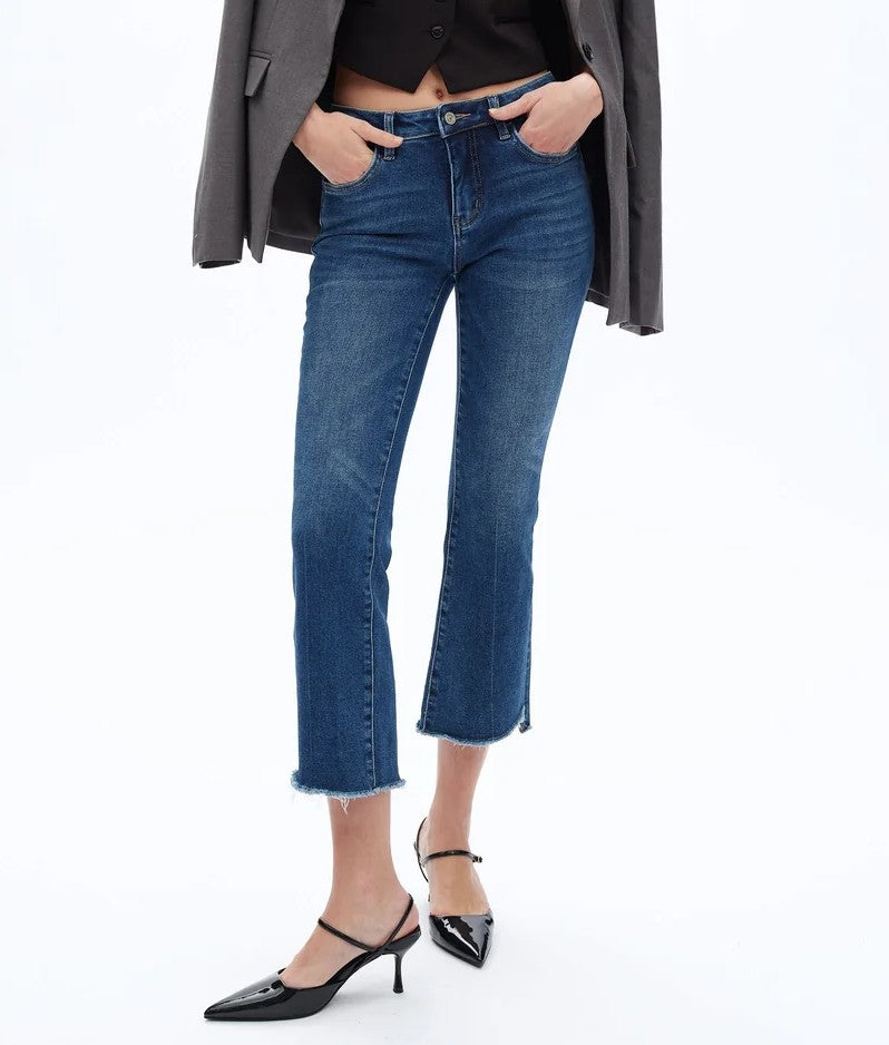 MEDIUM/DARK INDIGO MID RISE STEPPED FRAYED HEM CROPPED BOOTCUT DIAMOND JEANS