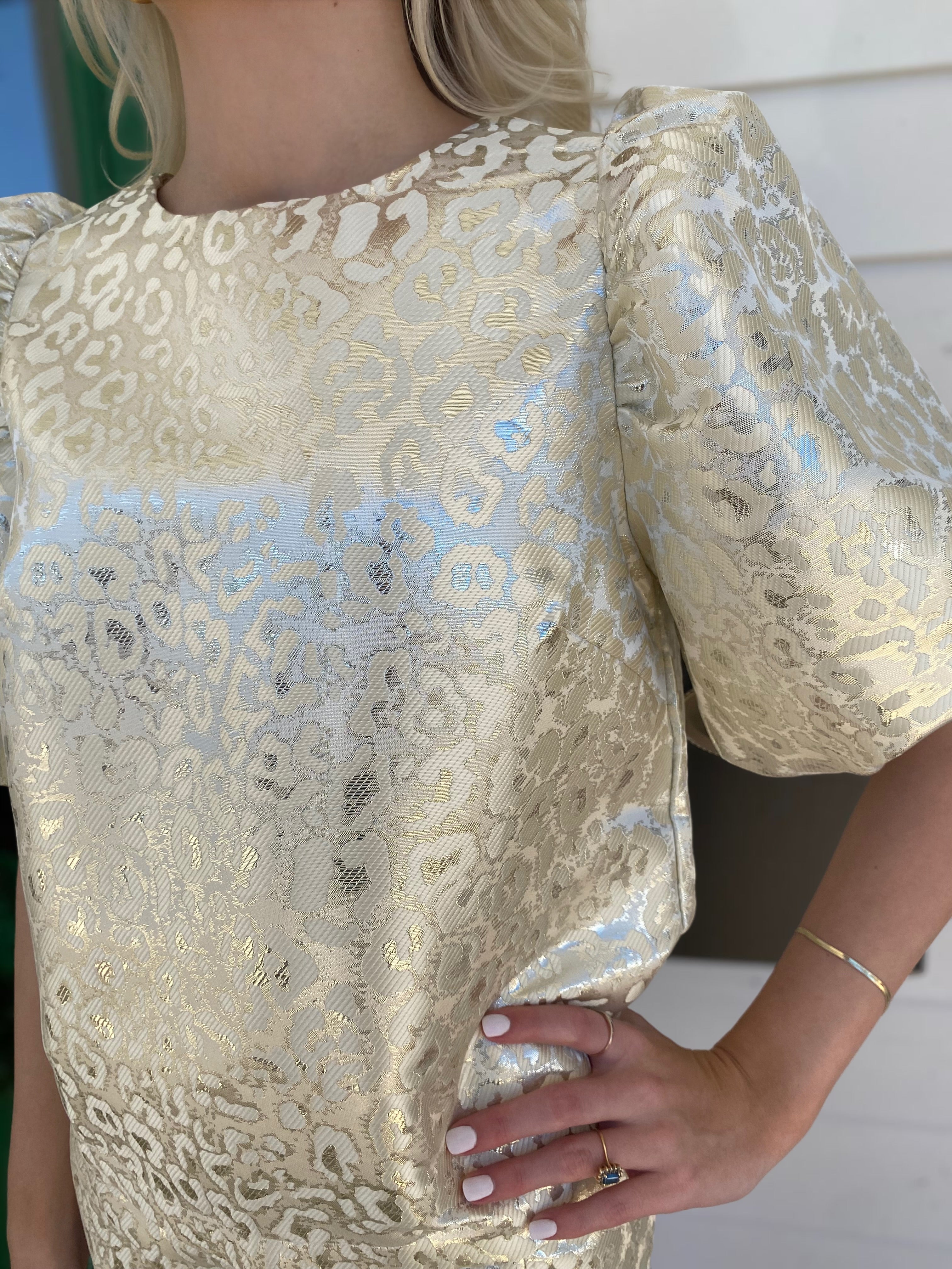 CREAM METALLIC CHEETAH PRINT PUFF SLEEVE TOP