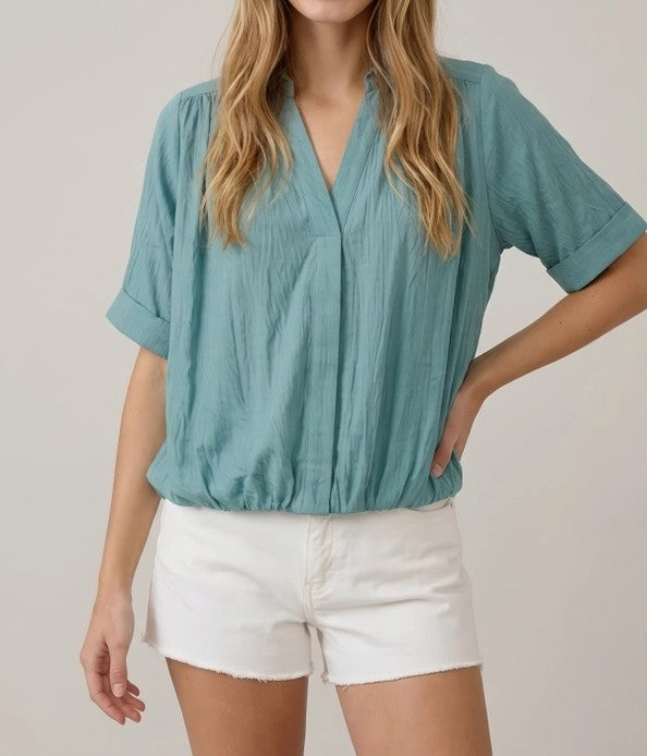 DEEP SAGE COLLARED FRONT BUBBLE SHORT SLEEVE TOP