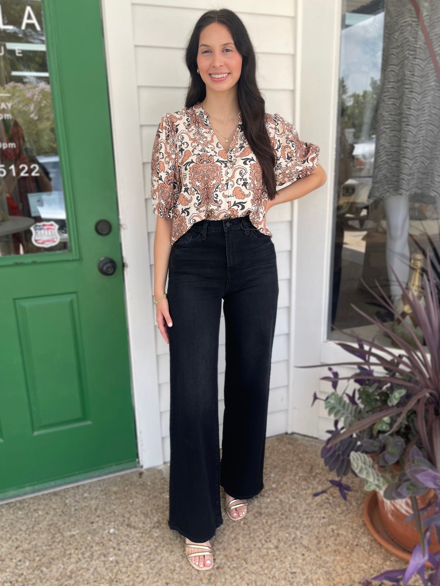 BEIGE/BLACK PAISLEY PRINT PUFF SLEEVE BUTTON UP TOP