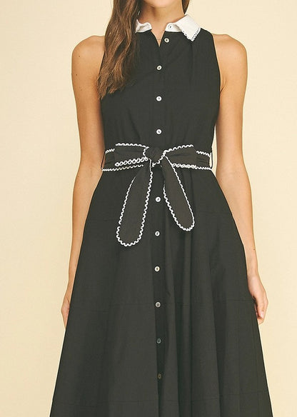BLACK/WHITE SCALLOP RIC RACK TRIM SLEEVELESS BUTTON UP MIDI DRESS