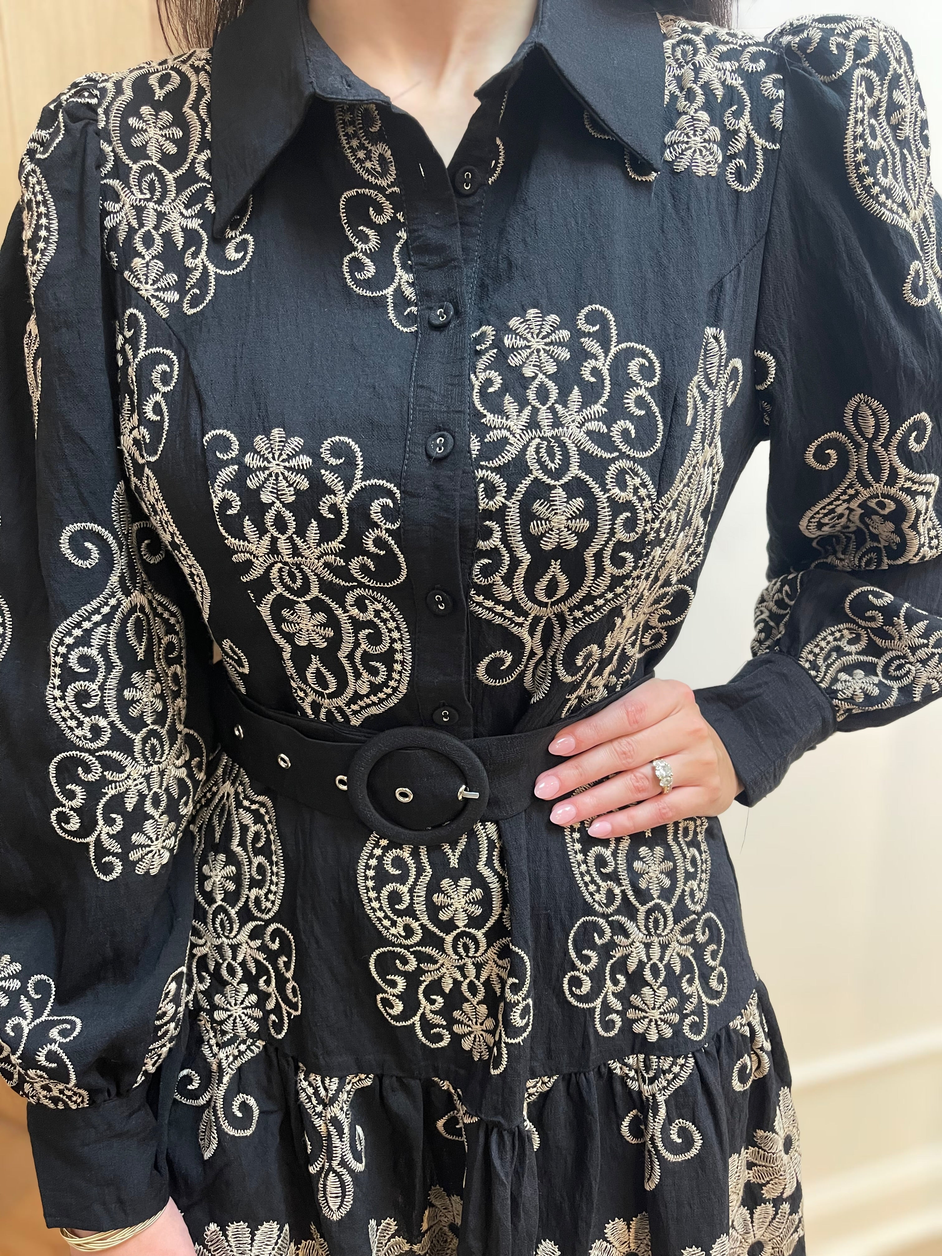 BLACK/IVORY EMBROIDERED LONG SLEEVE BUTTON UP MINI DRESS