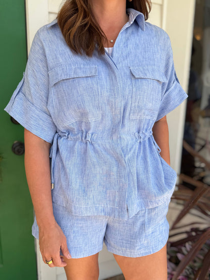 CHAMBRAY CINCHED WAIST SHORT ROLLED CUFF SLEEVE TOP